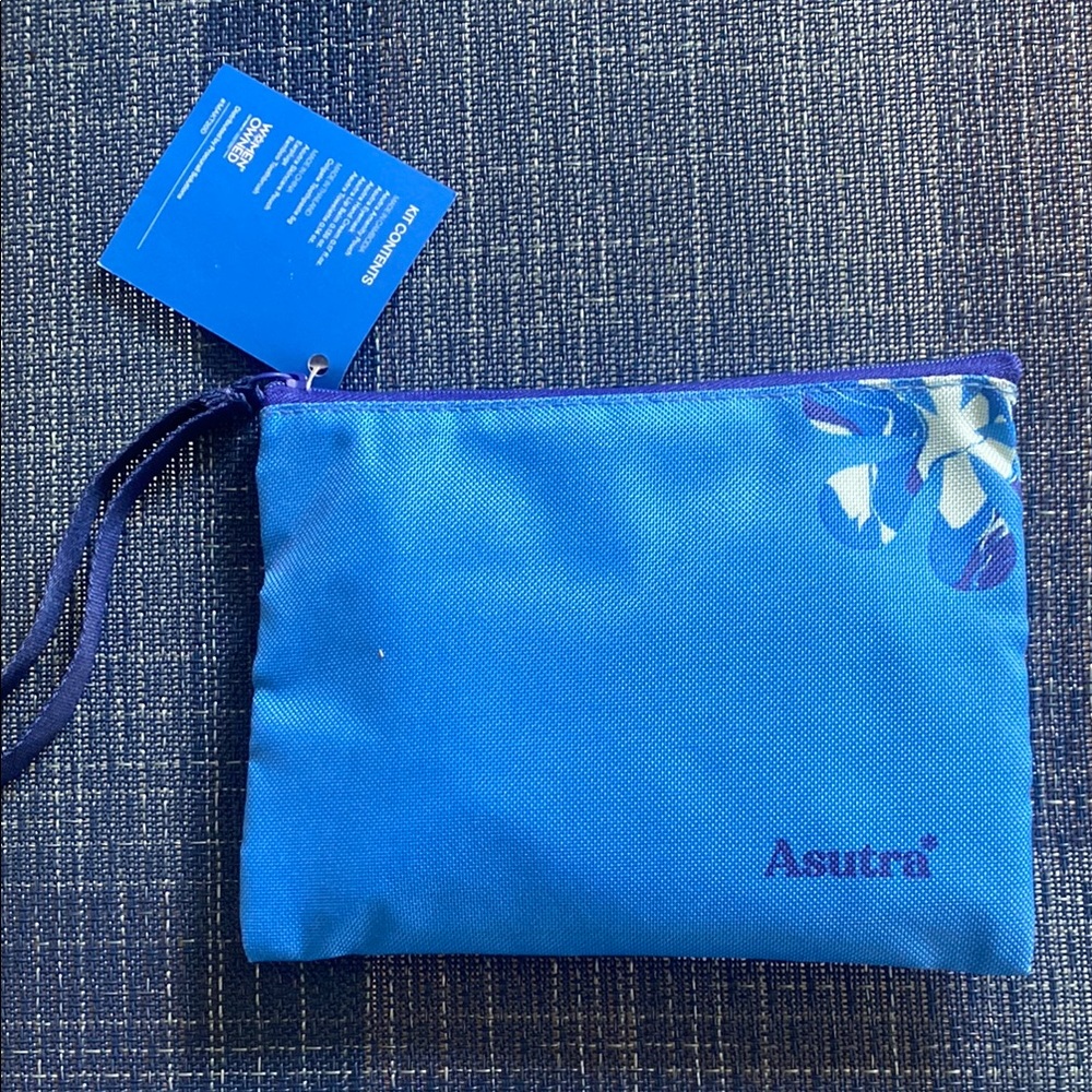 United Airlines Asutra amenity kit